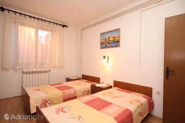 Apartments with parking space Fažana - 7282