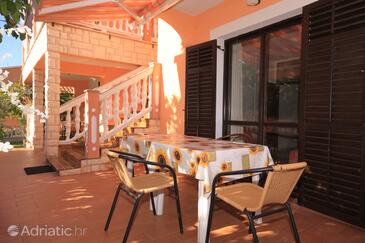Apartments with parking space Fažana - 7282