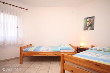 Apartments with parking space Fažana - 7284