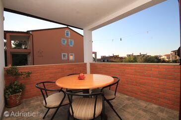 Apartments with parking space Fažana - 7284