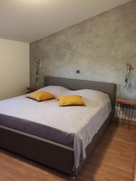 Apartments with parking space Medulin - 7295