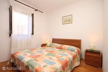 Apartments with parking space Valbandon, Fažana - 7304