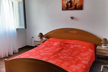 Apartmanok parkolóhellyel Valbandon, Fazana - 7305