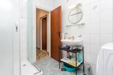 Apartments with terrace Mirca, Central Dalmatia