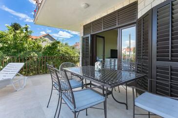Apartments with terrace Mirca, Central Dalmatia