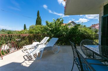 Apartments with terrace Mirca, Central Dalmatia