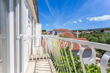 Apartments with terrace Mirca, Central Dalmatia