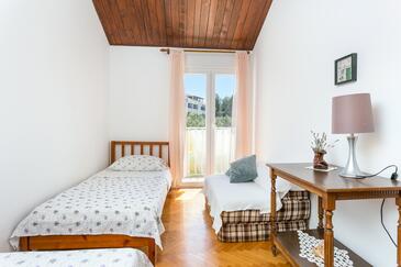 Apartments with terrace Mirca, Central Dalmatia