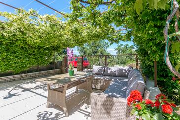 Apartments with terrace Mirca, Central Dalmatia