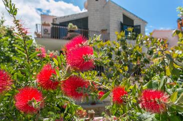 Apartments with terrace Mirca, Central Dalmatia