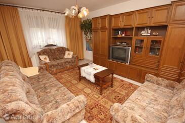 Apartments with parking space Bašanija, Umag - 7334