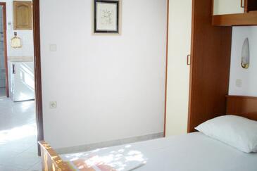 Apartments by the sea Milna, Brač - 735