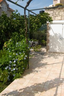 Apartments by the sea Milna, Brač - 735