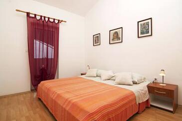 Apartmani s bazenom pogodni za obitelji s djecom Valbandon, Fažana - 7351