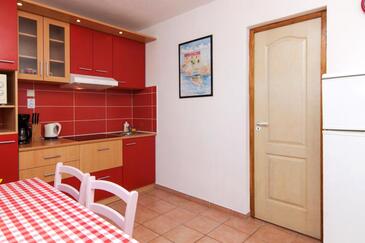 Apartmani s bazenom pogodni za obitelji s djecom Valbandon, Fažana - 7351