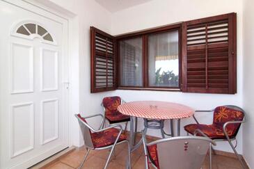 Apartmani s bazenom pogodni za obitelji s djecom Valbandon, Fažana - 7351