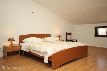 Apartments with parking space Valbandon, Fažana - 7355