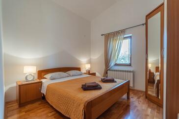 Family-friendly apartments with swimming pool Krnica, Marčana - 7357