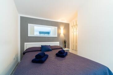 Ferienwohnungen mit Parkplatz Krnica, Marcana - 7358