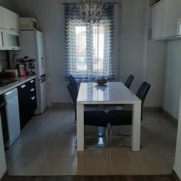 Apartments by the sea Postira, Brač - 737