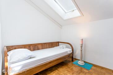 Apartmani uz more Postira, Brač - 739