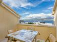 Postira, Terrasse dans l’hébergement en type apartment, avec la vue sur la mer et WiFi.