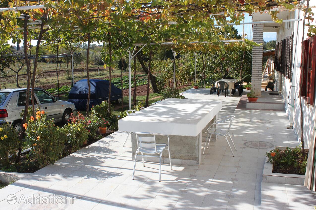 Apartamenty z parkingiem Valtura, Pula - 7419