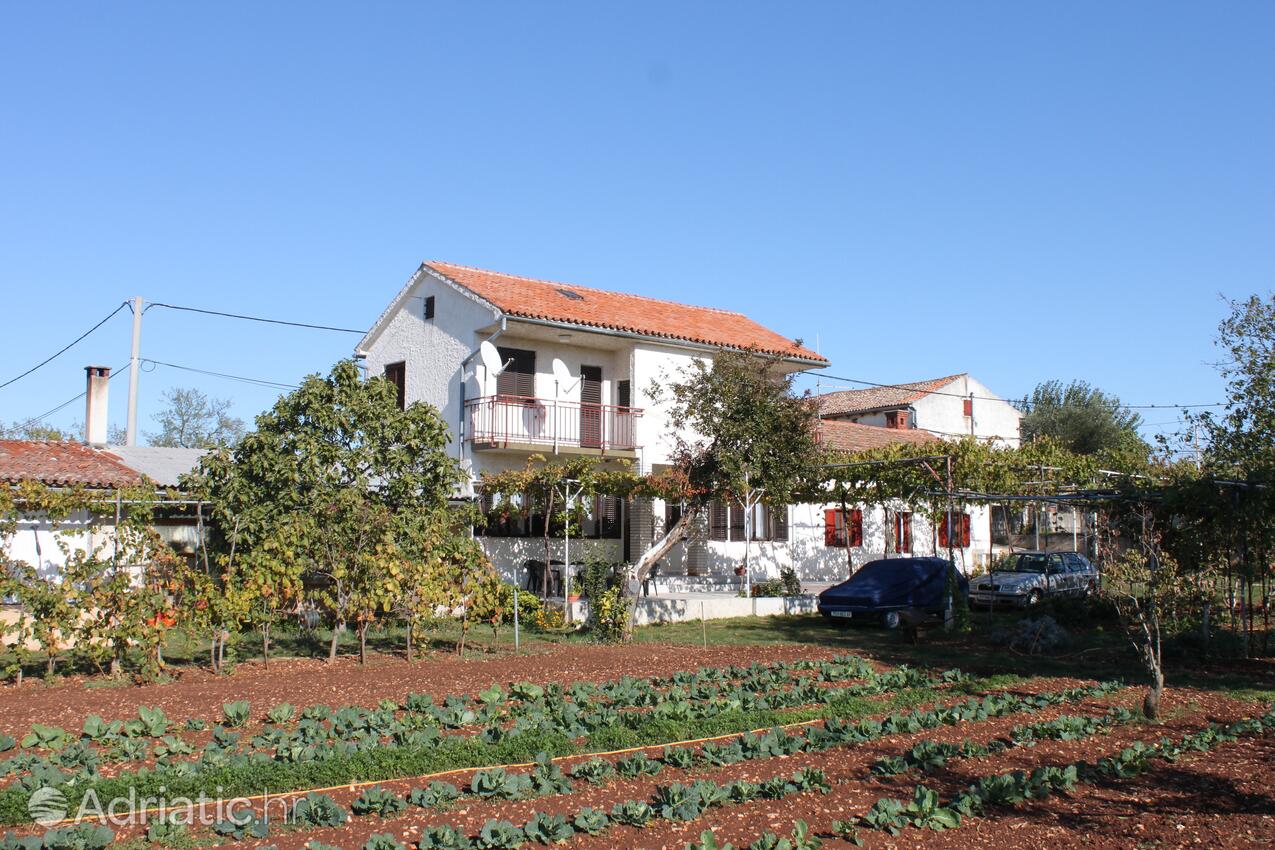Apartamenty z parkingiem Valtura, Pula - 7419