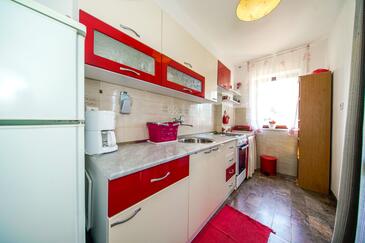 Apartmanok parkolóhellyel Postira, Brac - 742