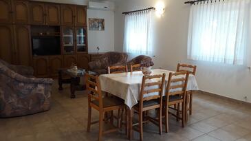 Apartments with parking space Pula - 7420