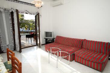 Apartments with parking space Vinkuran, Pula - 7426