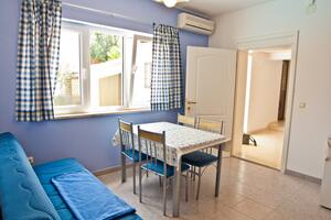 2-Zimmer-Ferienwohnung Vinkuran 2-Zimmer-Ferienwohnung Vinkuran, Pula (A-7444-b)