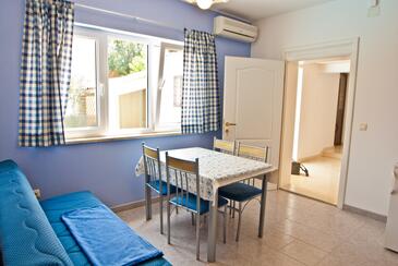 Ferienwohnungen mit Pool für Familien Vinkuran, Pula - 7444