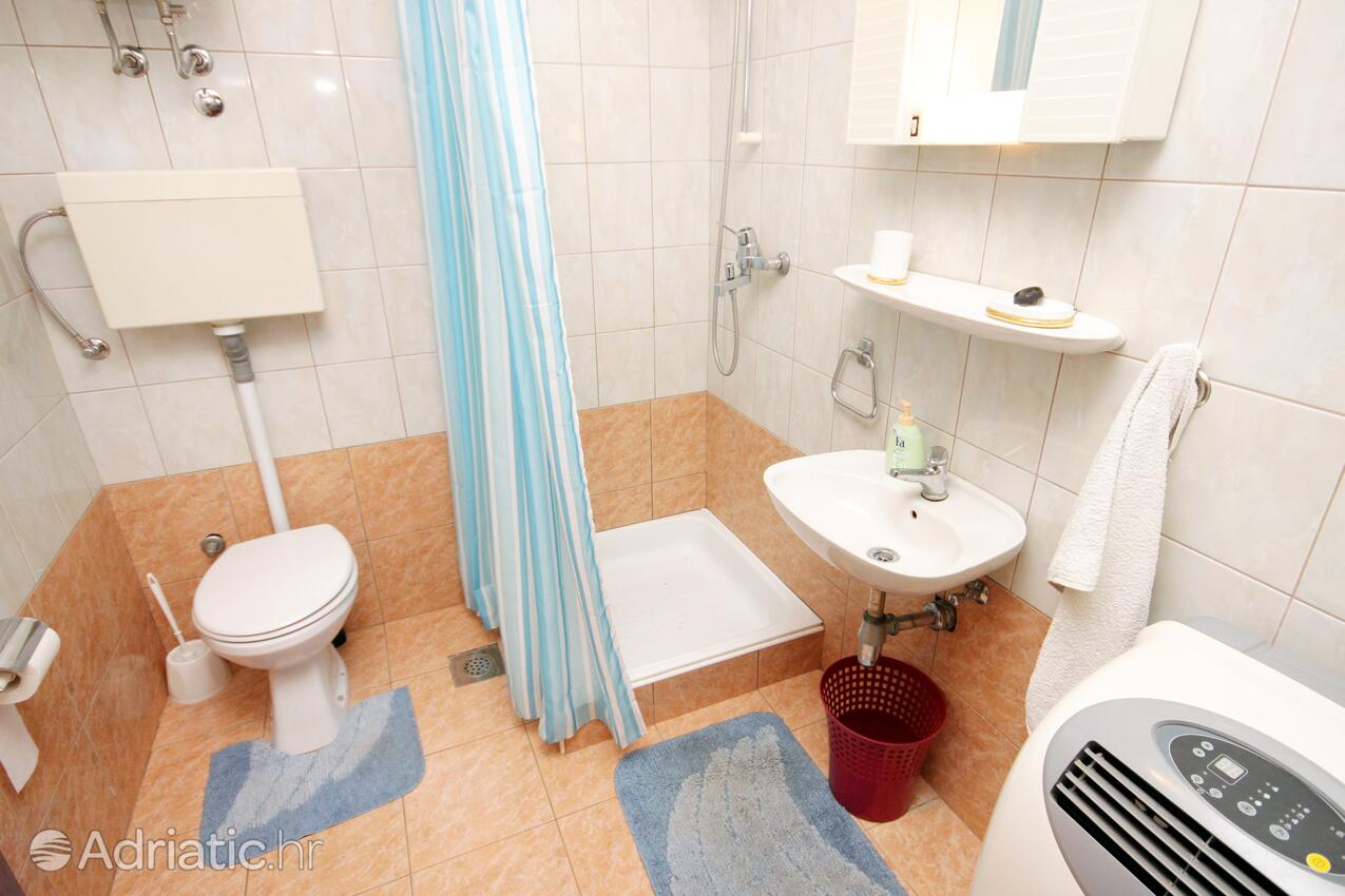 K-7448 - Privat indkvartering - Sommerhus med parkering Susnjevica, Sredisnja Istra