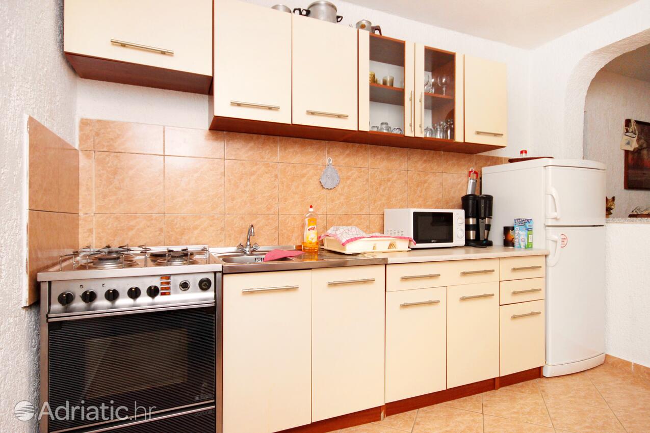 K-7448 - Privat indkvartering - Sommerhus med parkering Susnjevica, Sredisnja Istra