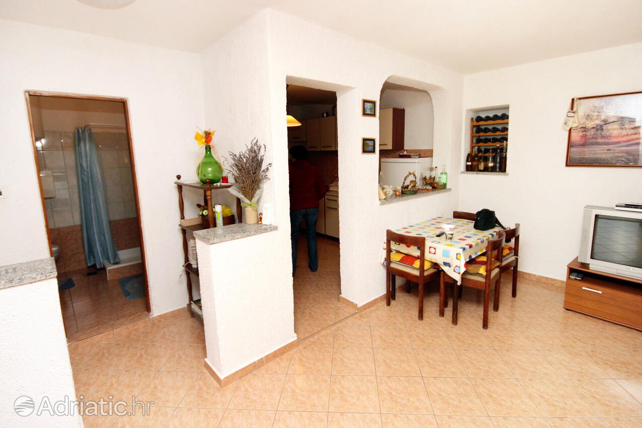 K-7448 - Privat indkvartering - Sommerhus med parkering Susnjevica, Sredisnja Istra