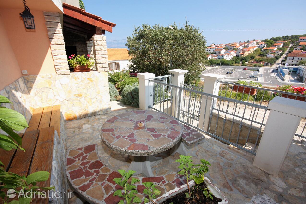 Апартаменти з паркуванням Сутіван - Sutivan, Брач - Brač - 745