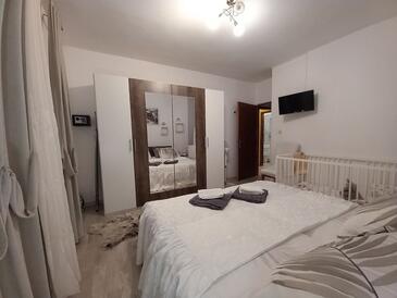 Family-friendly apartments with swimming pool Nedešćina, Central Istria - Središnja Istra - 7455