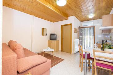 Apartments with parking space Vinež, Labin - 7471