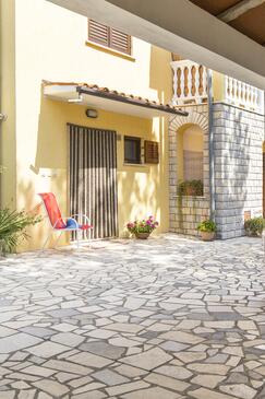 Apartments with parking space Vinež, Labin - 7471