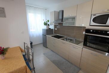 Apartmani s parkingom Rabac, Labin - 7473