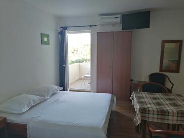 Apartmani s parkingom Dugi Rat, Omiš - 7481