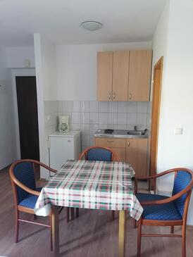 Apartmani s parkingom Dugi Rat, Omiš - 7481