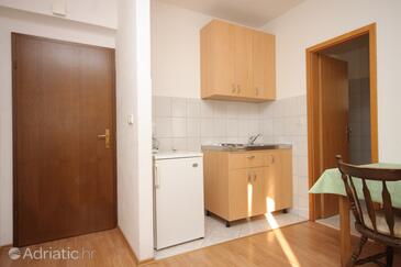 Apartmani s parkingom Dugi Rat, Omiš - 7481
