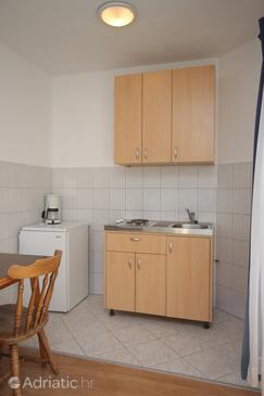 Apartmani s parkingom Dugi Rat, Omiš - 7481