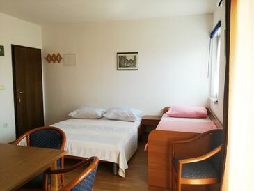 Apartmani s parkingom Dugi Rat, Omiš - 7481
