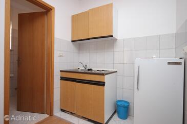 Apartmani s parkingom Dugi Rat, Omiš - 7481