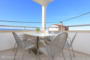 Apartments with parking space Mali Rat, Omiš - 7482