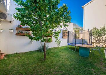 Apartments with parking space Mali Rat, Omiš - 7482