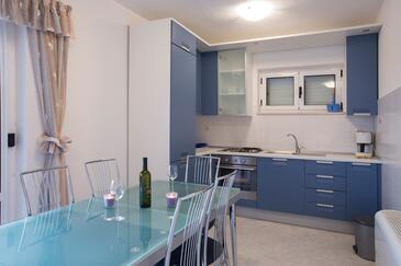 Apartmanok a tenger mellett Razanj, Rogoznica - 7484